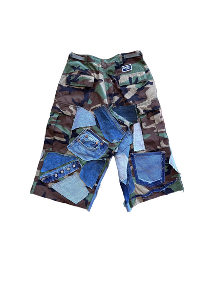 3/4s Camo Denim Detail Short / Random Selection